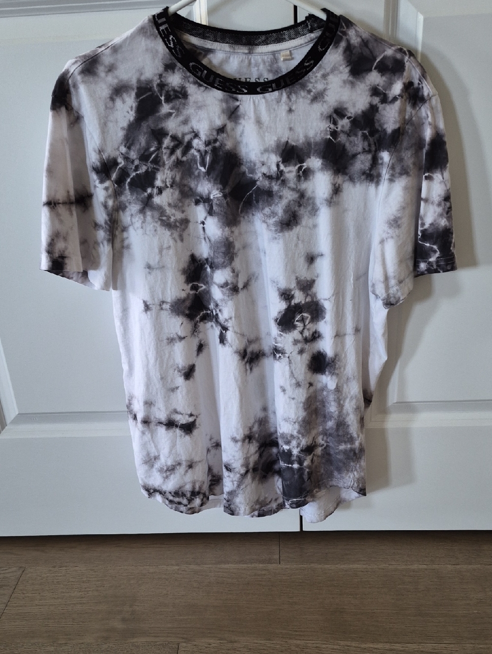 GUESS Black & White Tie-Dye Short Sleeve Tee